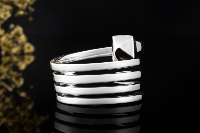 Gucci Chiodo Nagel Ring mit 4 Reihen Massiv in 750er Weißgold Größe 56 