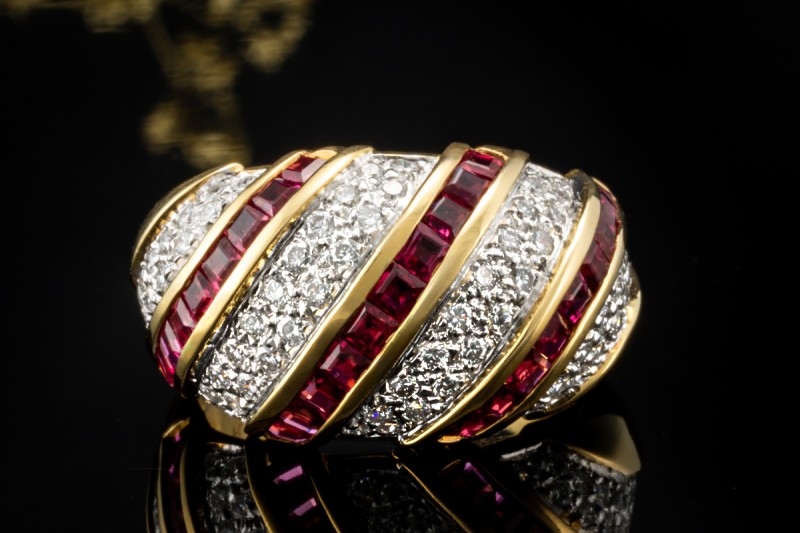 Ring Cocktailring mit Rubinen im Carréschliff und Diamanten Gelbgold 750 