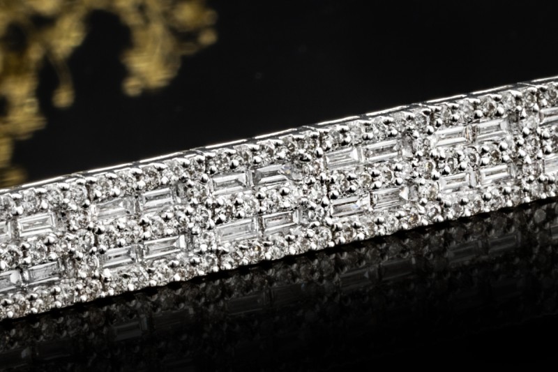 Kreatives Design Armband Klassiker mit Baguette Diamanten 750er Weißgold 