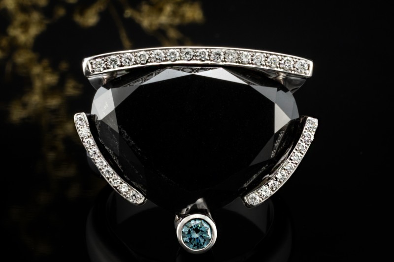 Ring Schwarzer Diamant mit 12 Carat Designer Handarbeit in Weißgold 750 
