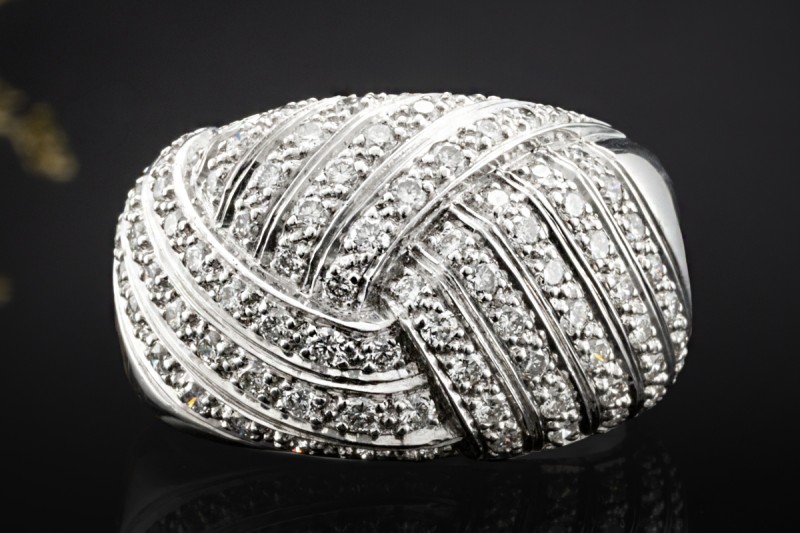 Ring Flechtmotiv Funkelnder Pavé Diamantbesatz in 750er Weißgold Arbeit 
