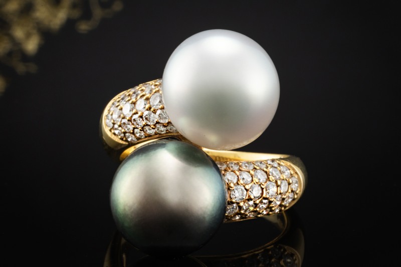Perlen Ring Südsee und Tahiti Zuchtperle mit Diamanten in 750er Gelbgold 