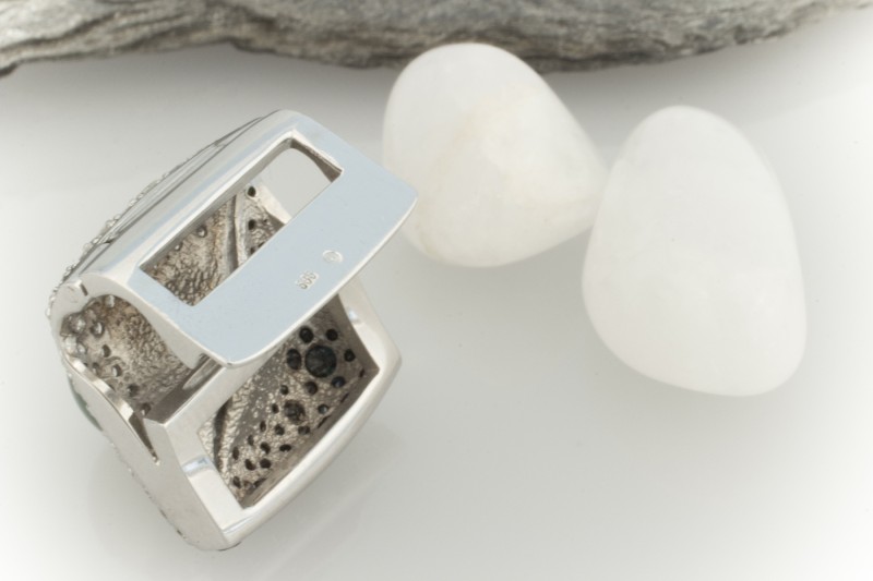 Clip Anhänger mit Tahiti Perle & Brillanten Schwarz Weiß in Weißgold 585 