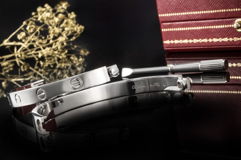 Cartier Love Armreif Armband Bracelet Neues Modell in Weißgold 750 Gr 17 