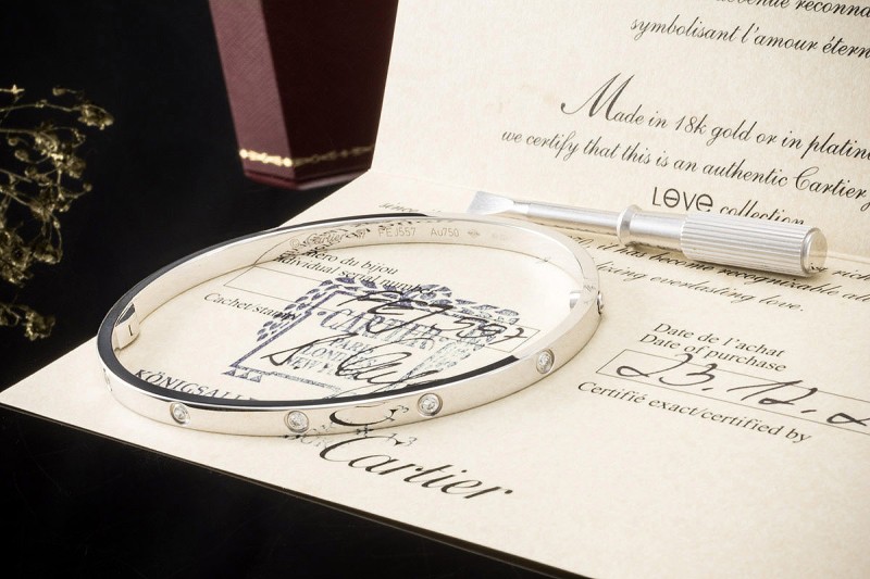 Cartier Love Armreif Kleines Modell 10 Diamanten 750er Weißgold Full Set 