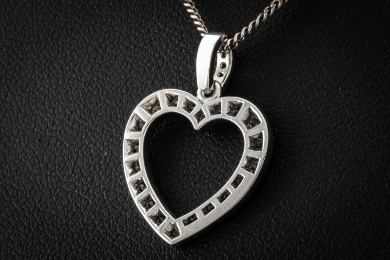 Tiffany & Co. Herz Anhänger mit Diamanten Vintage Modell in 950er Platin 