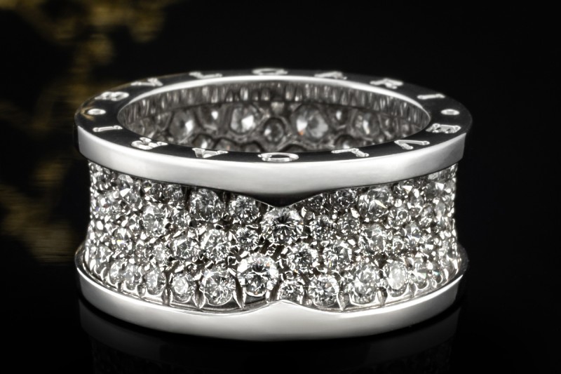 BVLGARI B.zero1 Ring mit Pavé Diamanten Großes Modell in 750er Weißgold 