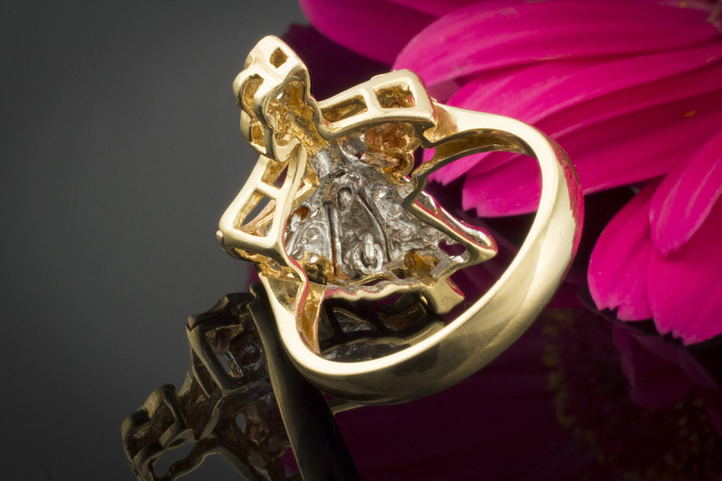 Ring im Mary Poppins Design Blumenmädchen mit Brillanten Gelbgold Rotgold 