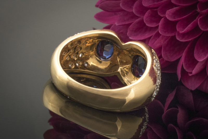 Ring mit 2 x Saphir Herz und Ovalschliff sowie zahlreiche Brillanten in Gold 750 