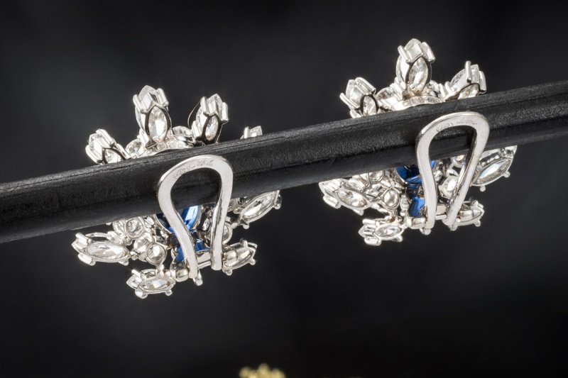 Ohrringe Ohrclips mit Oval Saphir und Diamanten in Platin und Weißgold 