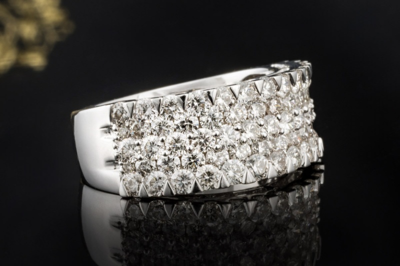 Ring Breiter Bandring mit Diamanten handgefertigt in 750er Weißgold 