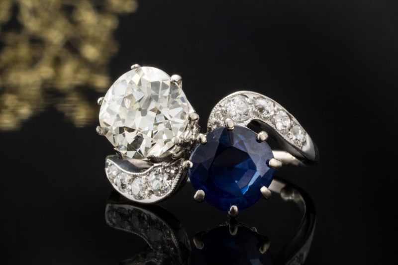 Antiker Saphir und Diamant Ring Altschliff Blau Weiß in Weißgold Arbeit 