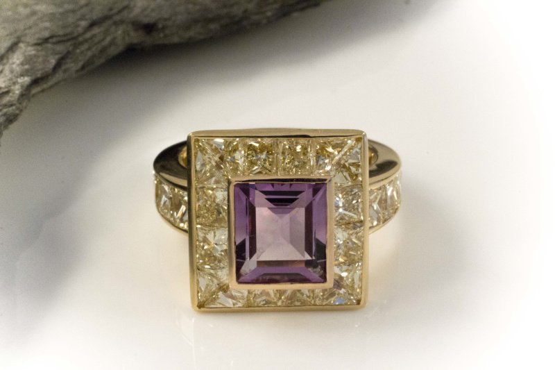 Amethyst gelbe Diamanten 750 Gold Ring HANS DIETER KRIEGER 