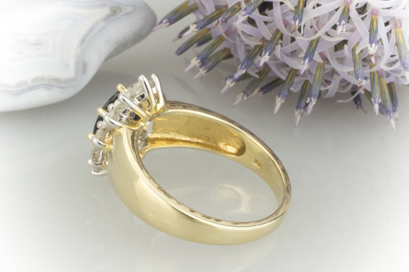 Klassiker Ring schöner SAPHIR mit Brillanten 585 Gelbgold 