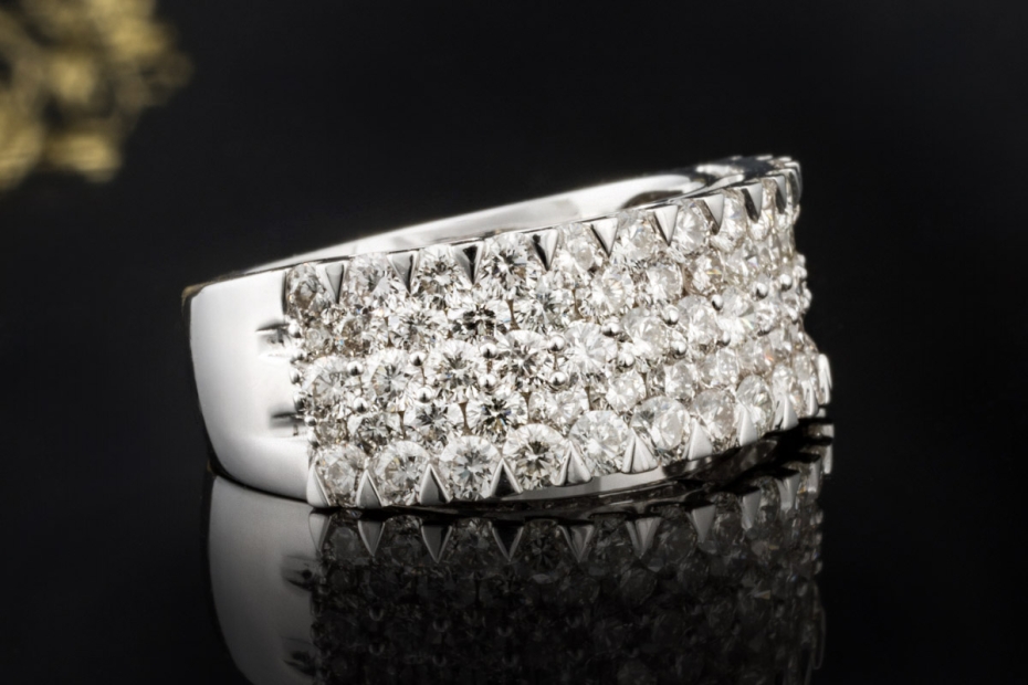 Ring Breiter Bandring mit Diamanten handgefertigt in 750er Weißgold 
