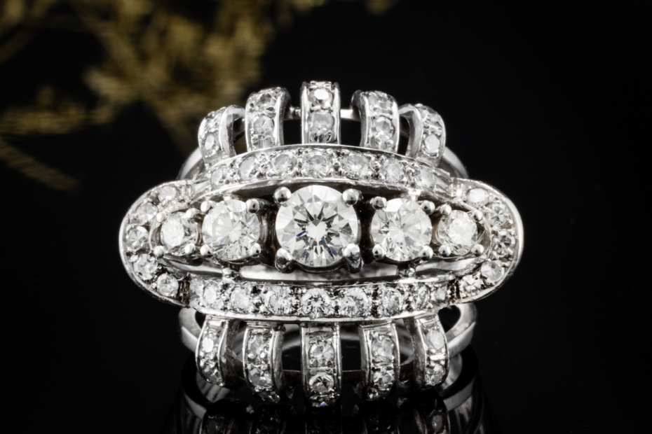 Vintage Cluster Ring mit Diamanten Goldschmiedearbeit in 750er Weißgold 