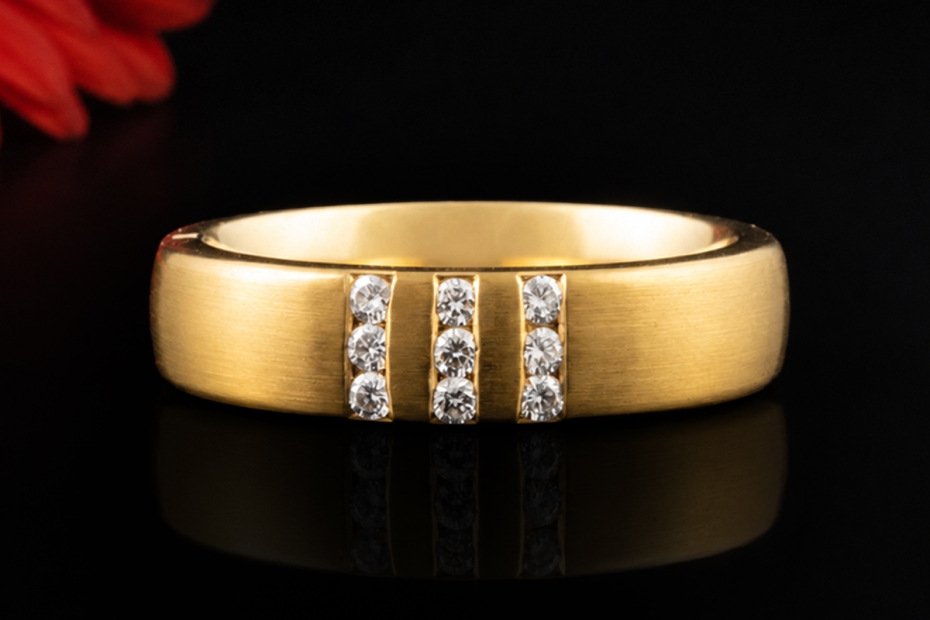 Meister Diamantring in 750er Gelbgold mattiert Trauring mit 9 Diamanten 