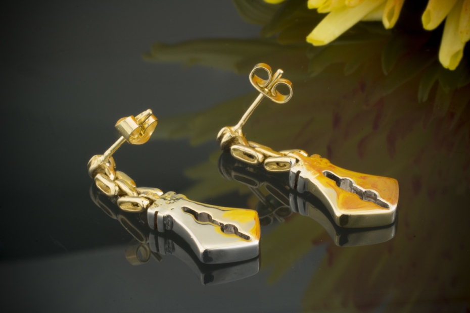 Süße Goldschmiedearbeit Ohrstecker Bicolor mit Brillanten in 750er Gelbgold Weißgold 