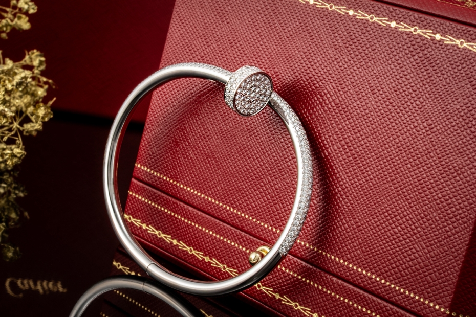 Cartier Juste un Clou Armreif mit 374 Diamanten in 750er Weißgold Gr. 16 