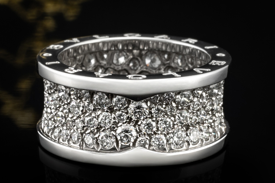BVLGARI B.zero1 Ring mit Pavé Diamanten Großes Modell in 750er Weißgold 