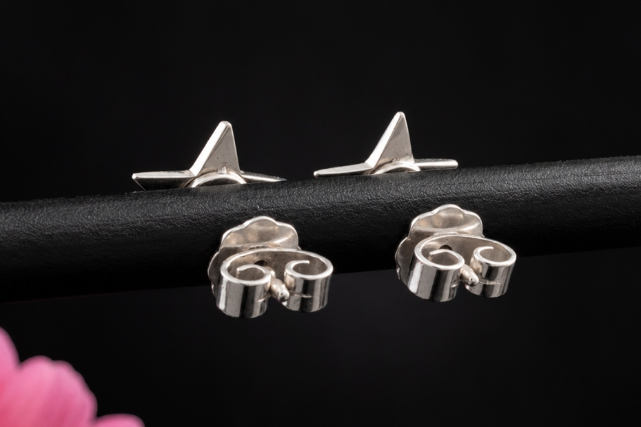 Hollfelder asymmetrische Stern Ohrstecker mit Diamanten in Weißgold 750 