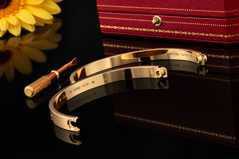 Cartier Love Armreif Armband Neues Modell in 750er Gelbgold Größe 20 OVP 