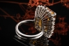 Palmcitrin Ring Farbintensiv mit Baguette Diamanten rundum in Platin 950 