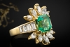 Ring im Sunburst Design Smaragd und Diamanten in Gelbgold 750 Handarbeit 