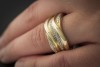 Breiter Gelbgold Ring geschwungen mit Brillanten in 585er Gold 