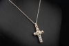 Leo Wittwer Kreuz Anhänger mit Diamanten in 750er Weißgold und Roségold 