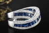 Crossover Ring mit Eckige Saphire und Diamanten in 750er Weißgold Arbeit 