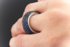 Ring mit rundum Saphir blau und Brillanten seitlich in Weißgold 750 18K Größe 56 