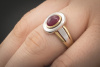 Ring mit großem Rubin Cabochon in 585er Gelbgold Weißgold Bicolor  