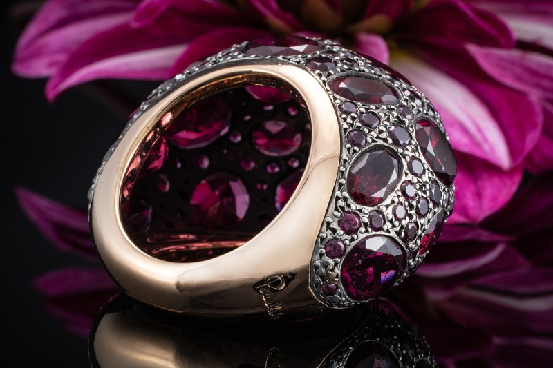 Großer Pomellato Ring Tabou mit Rhodolith Granat in 750er Roségold Gr 53 