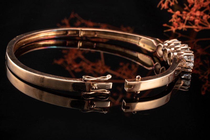 Art Deco Armreif Armband mit 3 Diamanten Brillanten á 1 Carat in Rotgold 