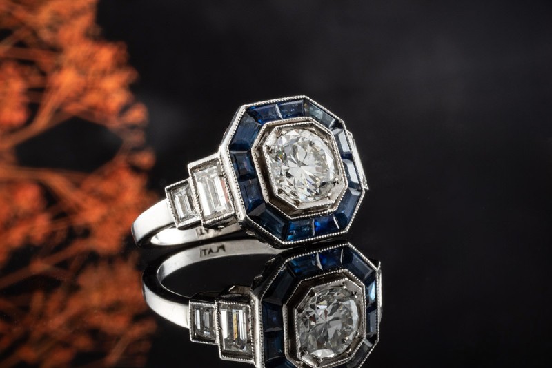 Art Deco Ring mit Brillant Diamanten und Saphir 2,25 Ct in Platin Arbeit 