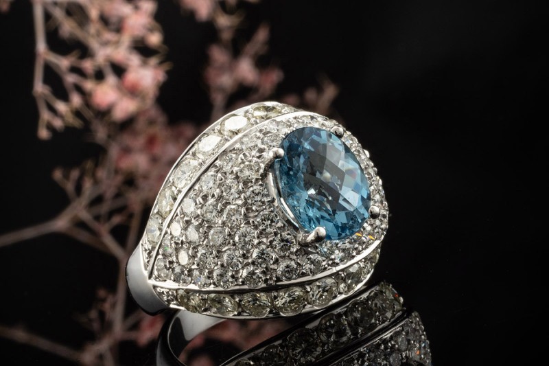 Aquamarin Ring Aparte Goldschmiedearbeit 3,8 Ct Diamanten 750er Weißgold 