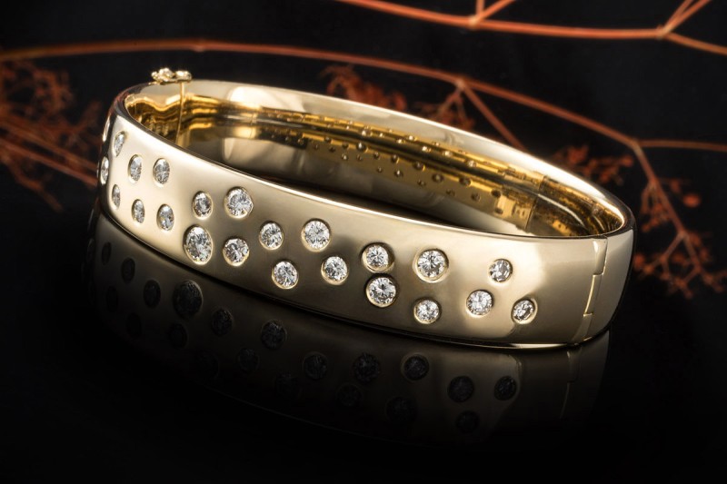 Armreif Armband mit Diamanten 60 Gramm 750er Gelbgold Goldschmiedearbeit 