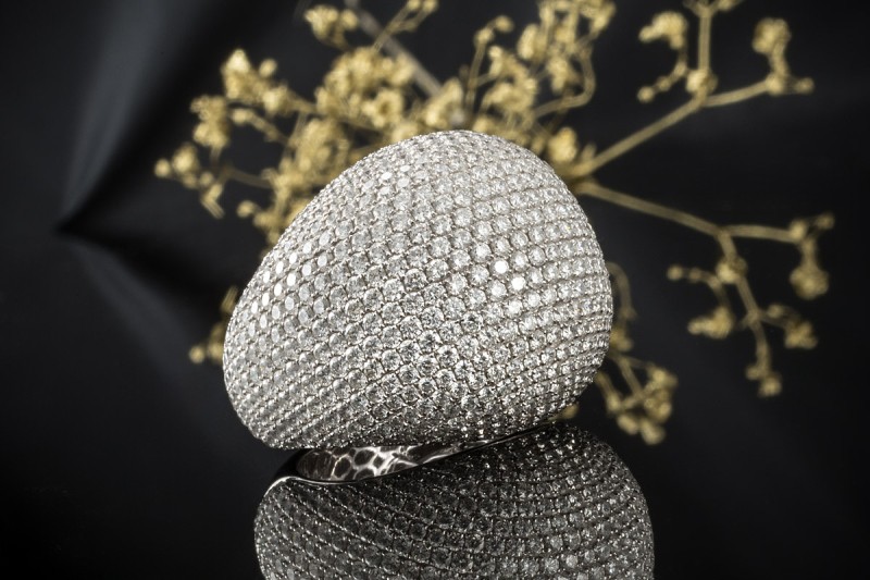 Statement Dome Ring mit 7,9 Carat TW VS Diamanten Massiv in Weißgold 750 