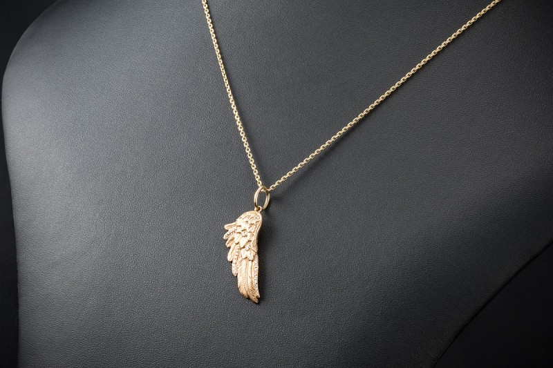 SÉVIGNÉ Flügel Anhänger mit Diamant Federn 37 mm lang in 750er Roségold 