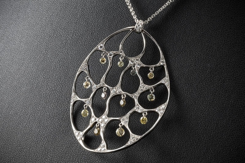 Exklusives Collier Kette mit XL Anhänger Tanzende Diamanten Weißgold 750 