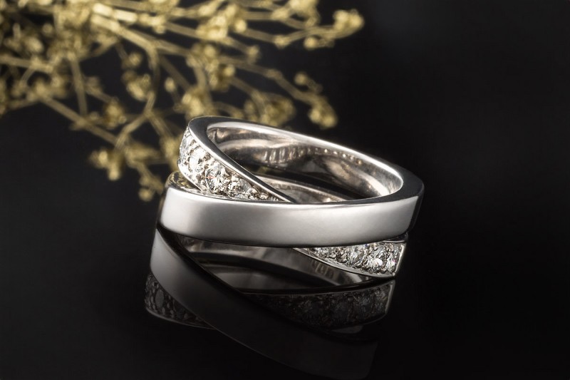 Cartier Paris Ring Nouvelle Vague mit Diamanten 750er Weißgold Größe 59 