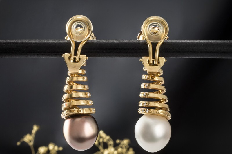 Ohrringe Ohrclips aus Gelbgold 750 mit Diamanten Südsee- und Tahitiperle 