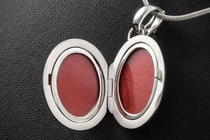 Victor Mayer Medaillon Anhänger mit Diamanten Emaille Blau Weißgold 750 