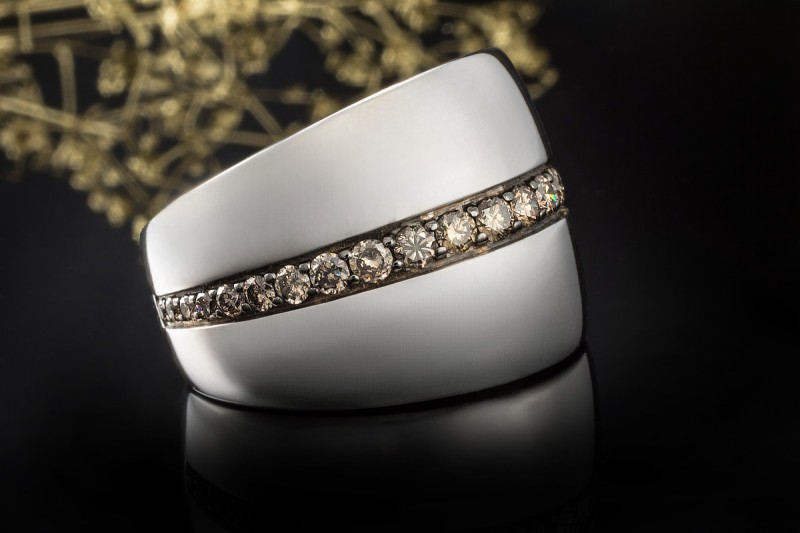 Al Coro Ring Offene Ringschiene mit braunen Diamanten in 750er Weißgold 