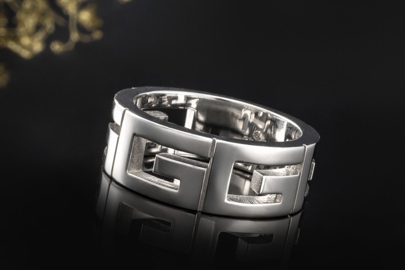 Gucci Ring Bandring Gucci Logo Breites Modell Größe 55 in 750er Weißgold 