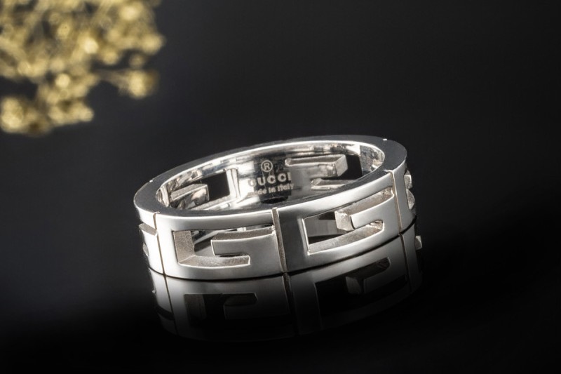 Gucci Ring Bandring mit Gucci Logo rundum Größe 53 in 750er Weißgold 