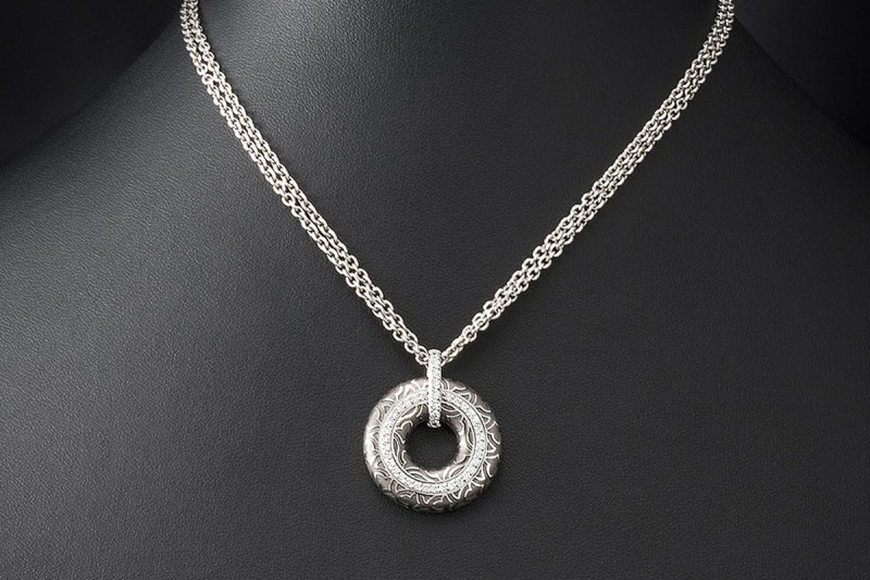 Kreisrunder Leo Wittwer Anhänger Emaille Grau Diamanten in Weißgold 750 