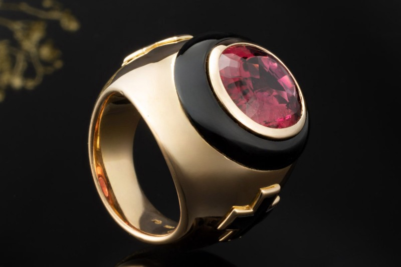 Massiver Georg Hornemann Siegelring Rhodolith u. Onyx Kreuz Gelbgold 750 