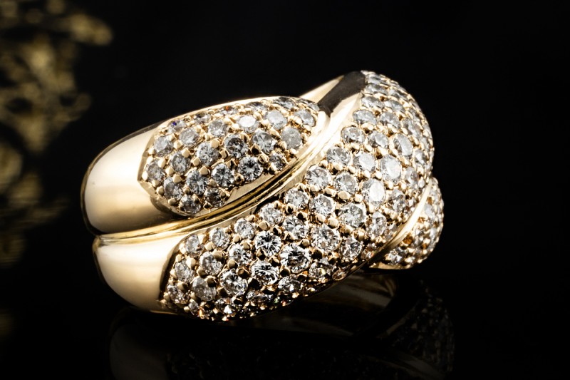 Verschlungener Doppelband Ring mit Diamanten Massiv in 750er Gelbgold 